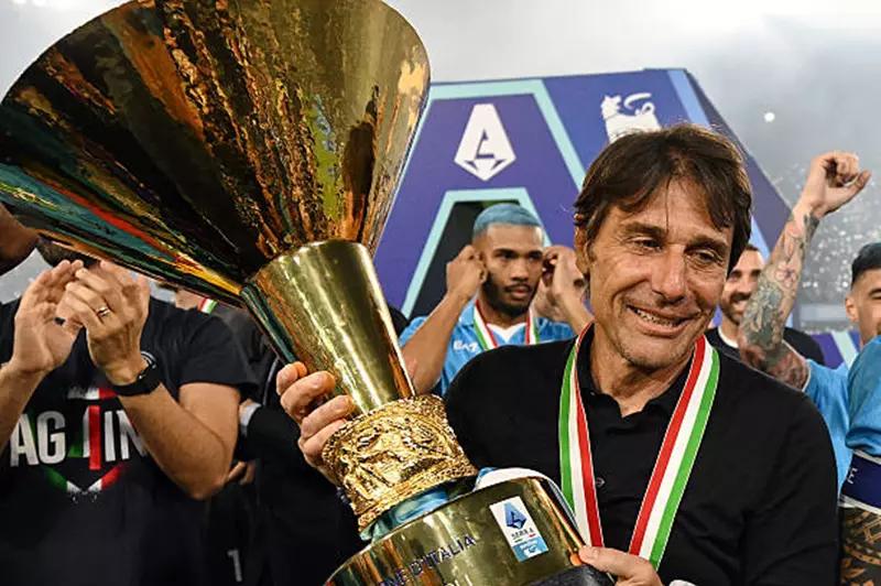 مواجهة تاريخية: كونتي وكابيلو في صراع الحكم على أفضل مدرب في تاريخ الدوري الإيطالي